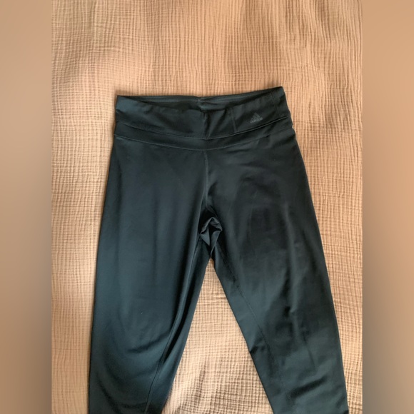 Adidas - 3/4 climalite workout pants - size M - great condition - Picture 5 of 10